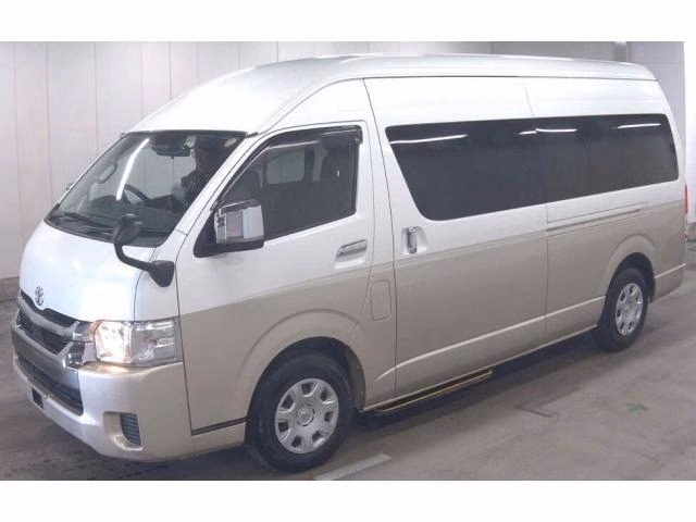 TOYOTA HIACE