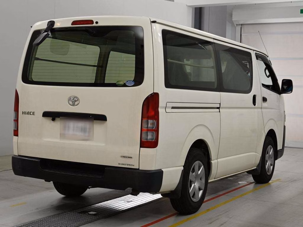 TOYOTA REGIUS ACE