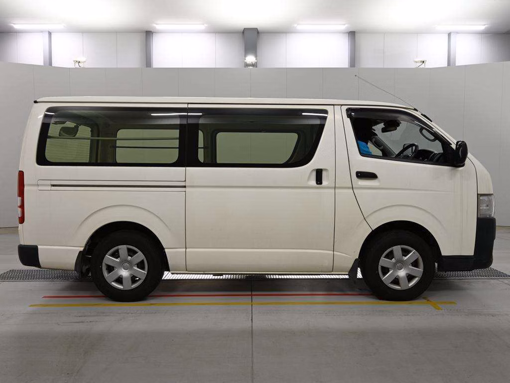 TOYOTA REGIUS ACE