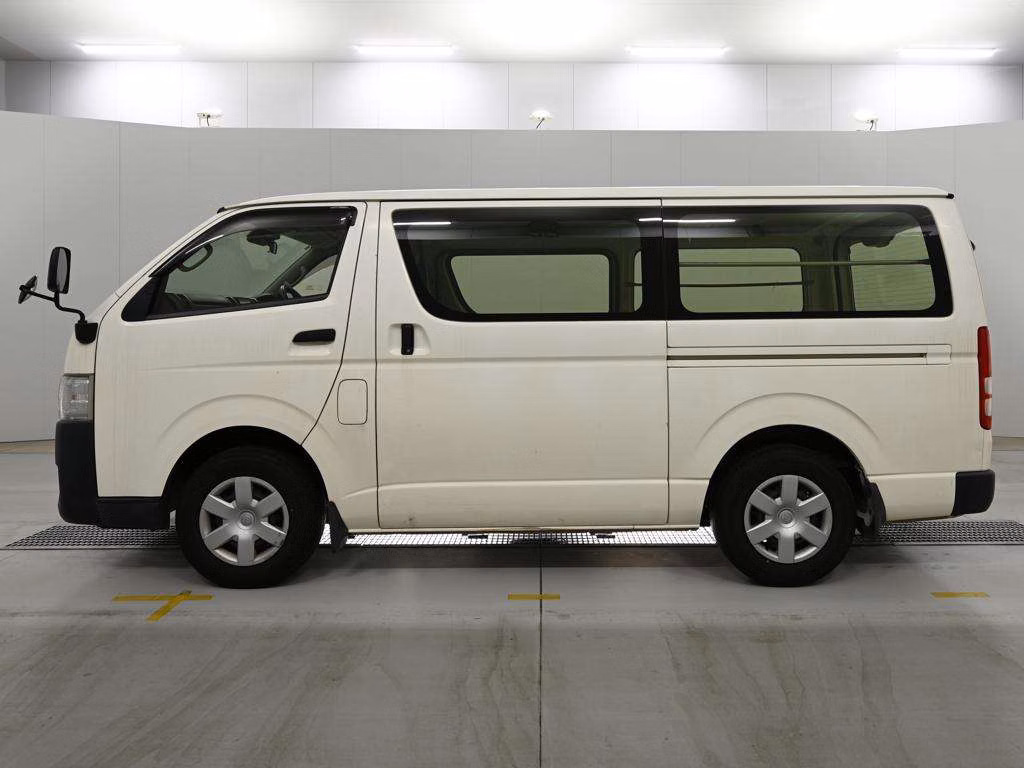 TOYOTA REGIUS ACE