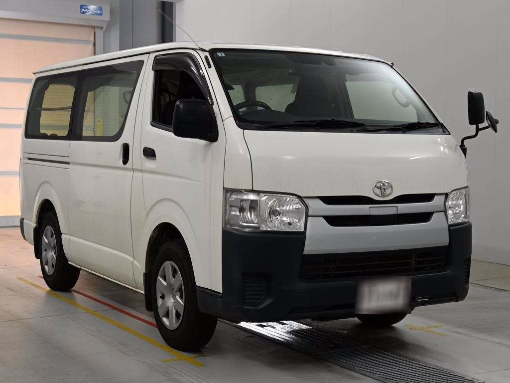 TOYOTA REGIUS ACE