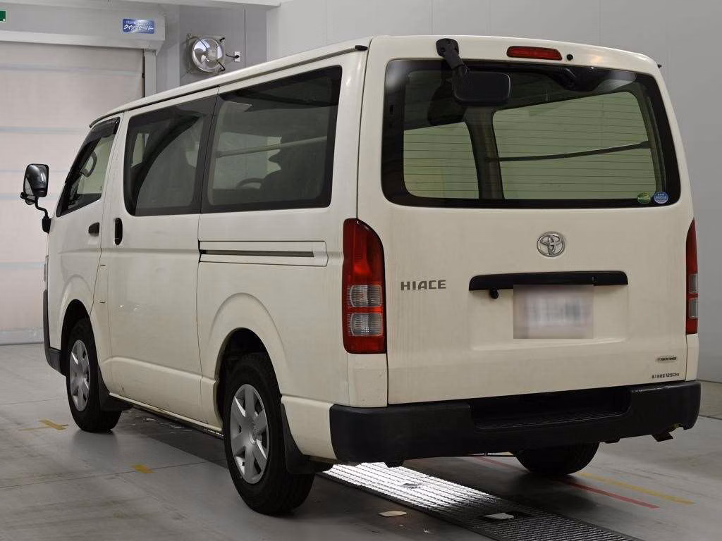 TOYOTA REGIUS ACE