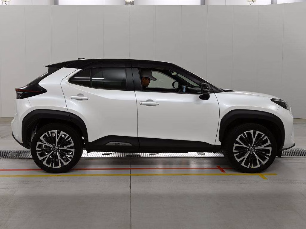 TOYOTA YARIS CROSS
