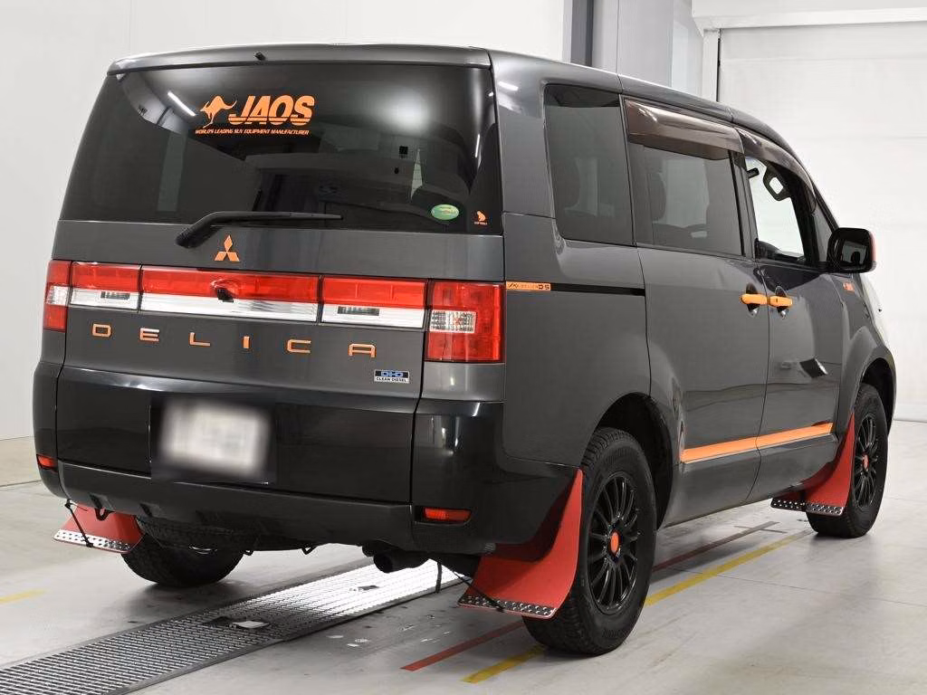 MITSUBISHI DELICA D:5