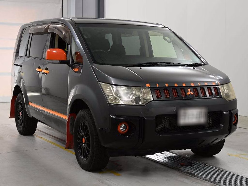 MITSUBISHI DELICA D:5