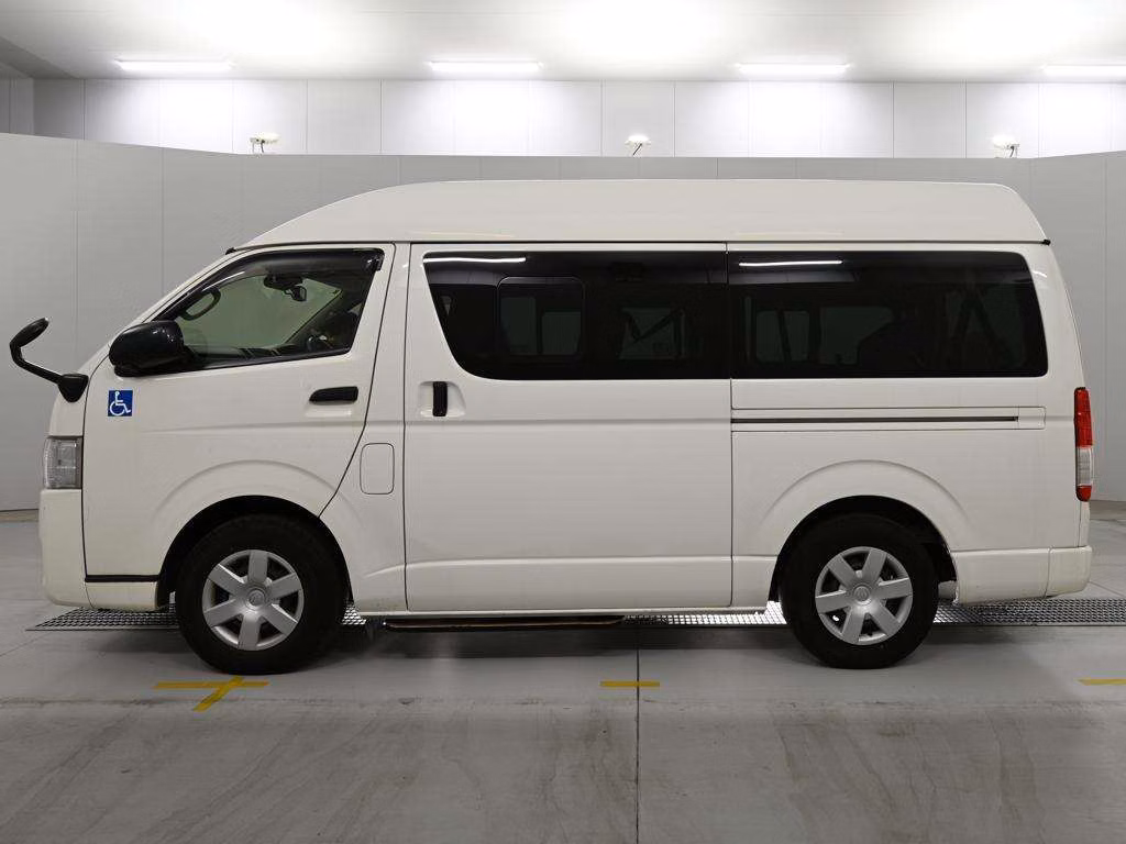 TOYOTA REGIUS ACE