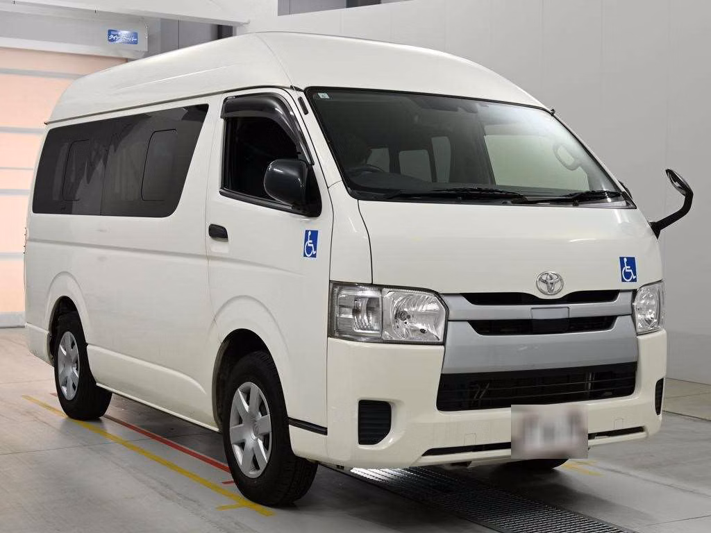 TOYOTA REGIUS ACE