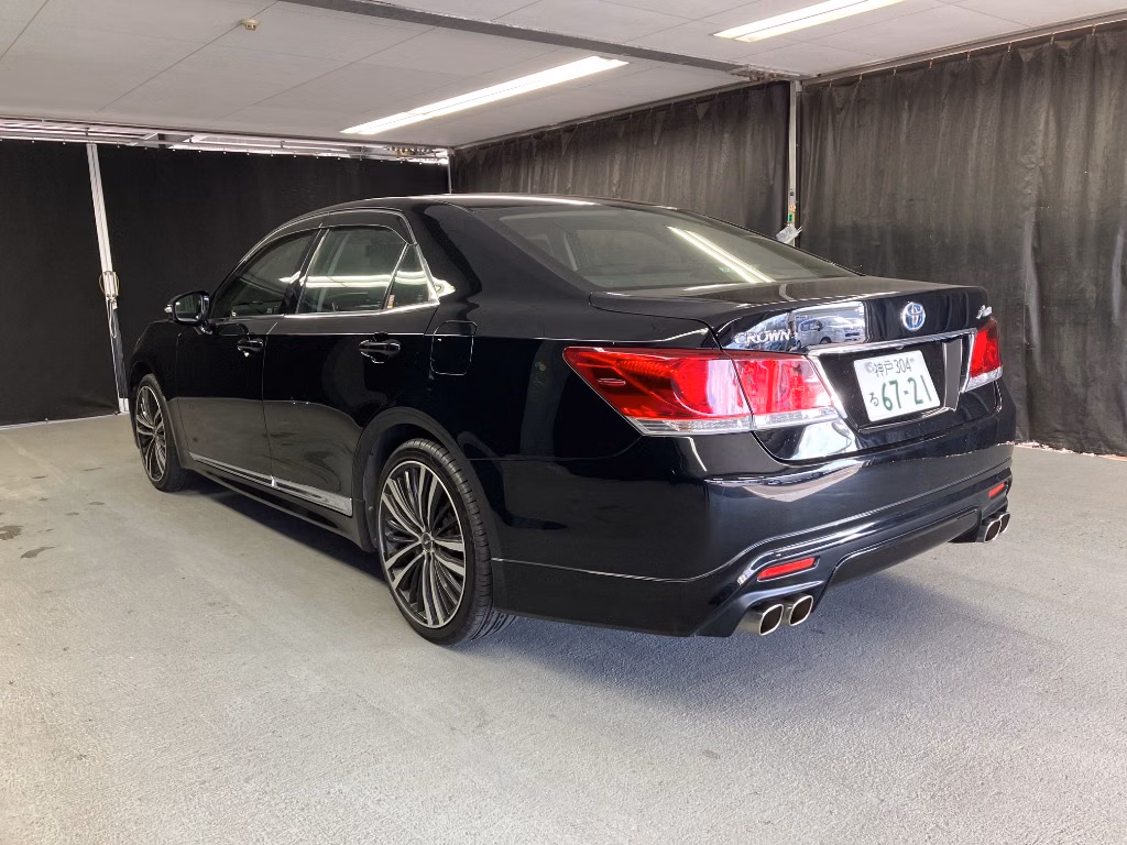 TOYOTA CROWN