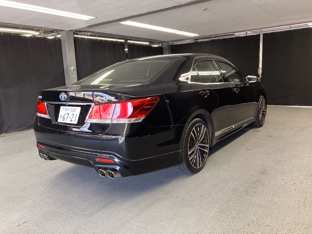 TOYOTA CROWN