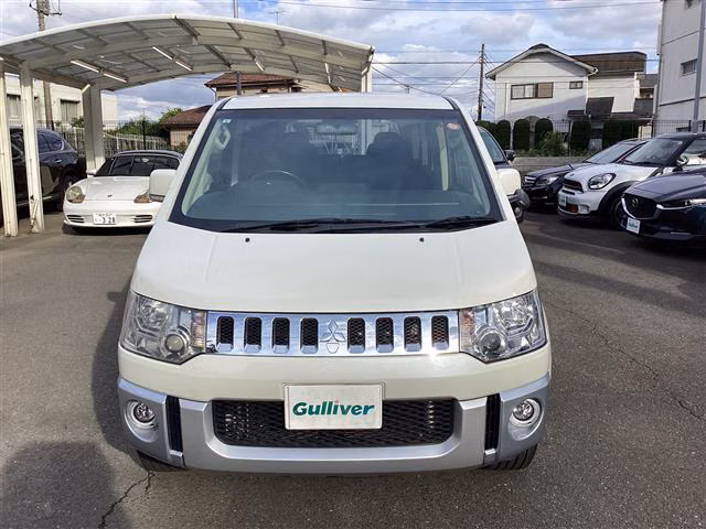 MITSUBISHI DELICA D:5
