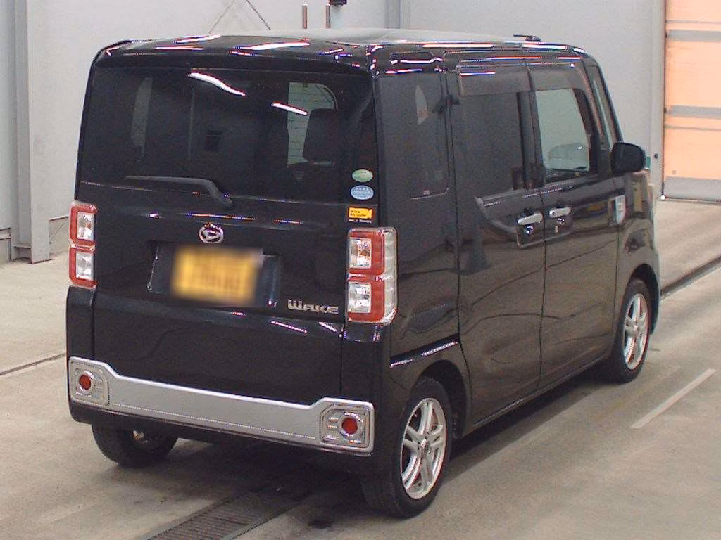 DAIHATSU WAKE