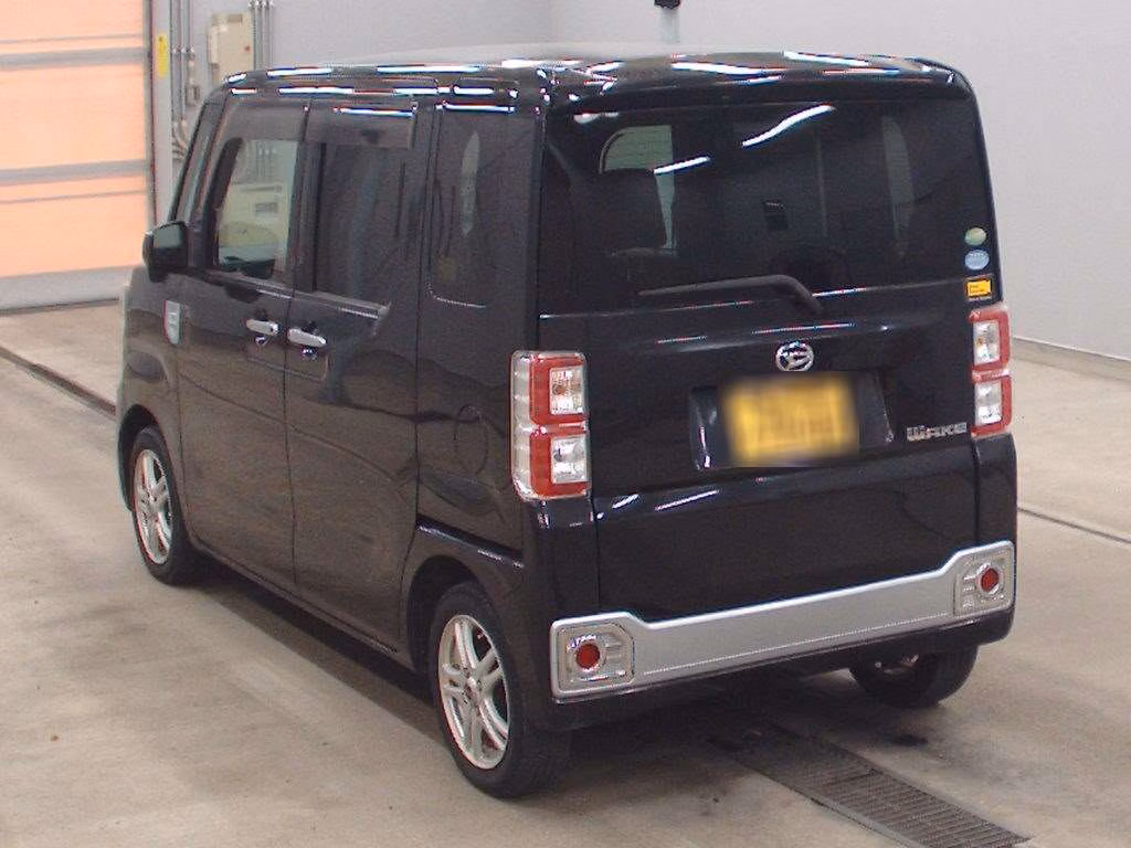 DAIHATSU WAKE