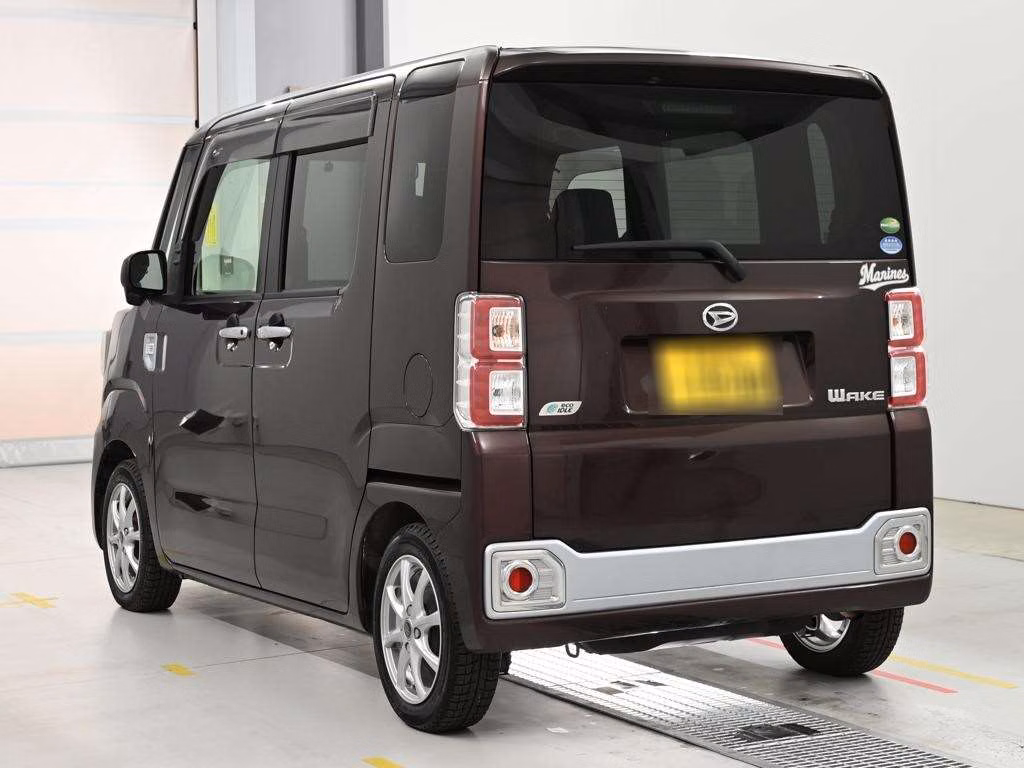 DAIHATSU WAKE