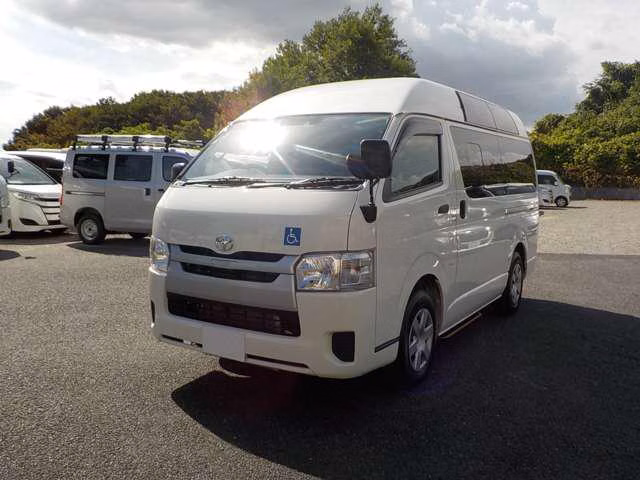 TOYOTA REGIUS ACE