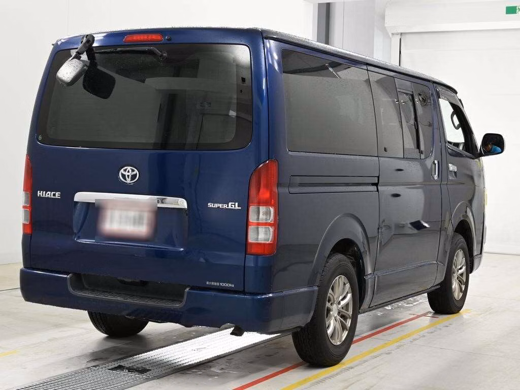 TOYOTA REGIUS ACE