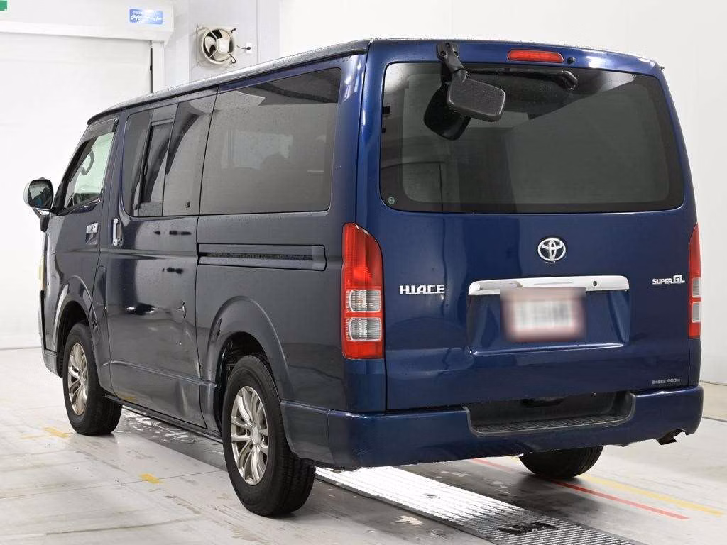 TOYOTA REGIUS ACE