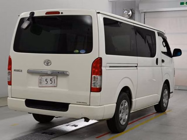 TOYOTA REGIUS ACE