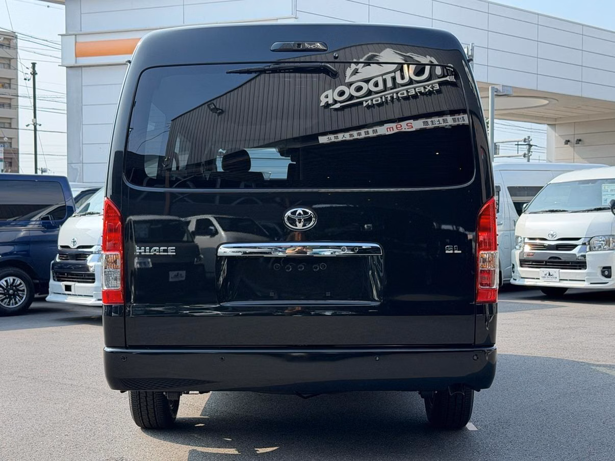 TOYOTA HIACE