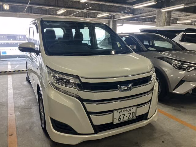 TOYOTA NOAH