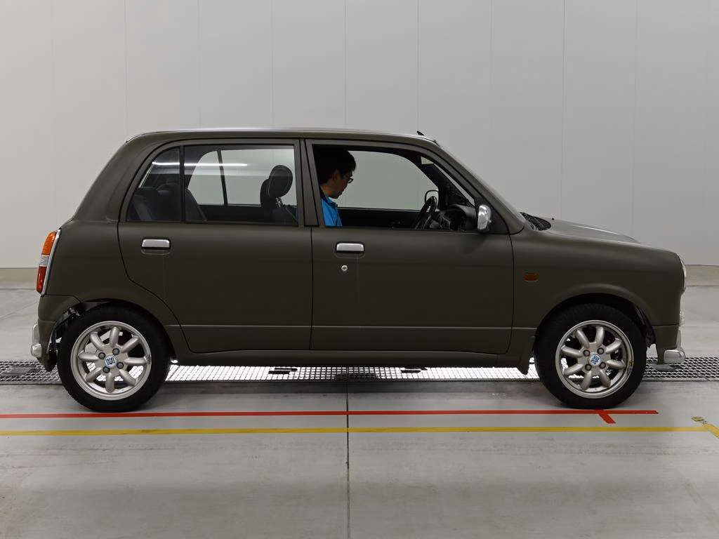 DAIHATSU MIRA GINO