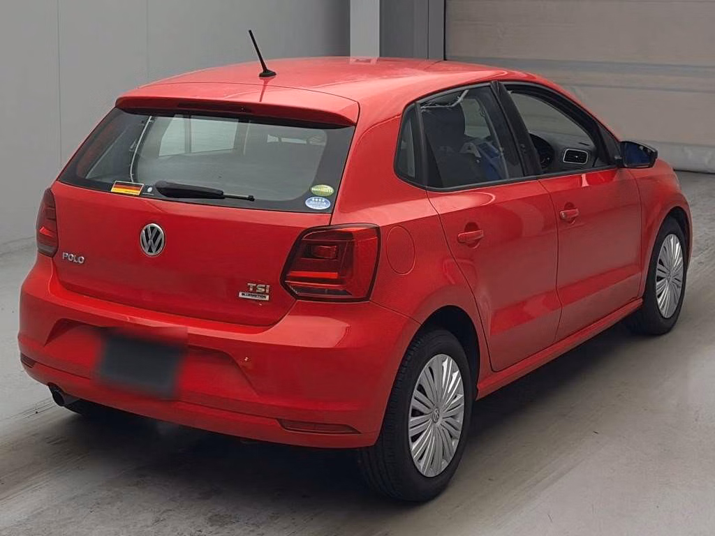 VOLKSWAGEN POLO