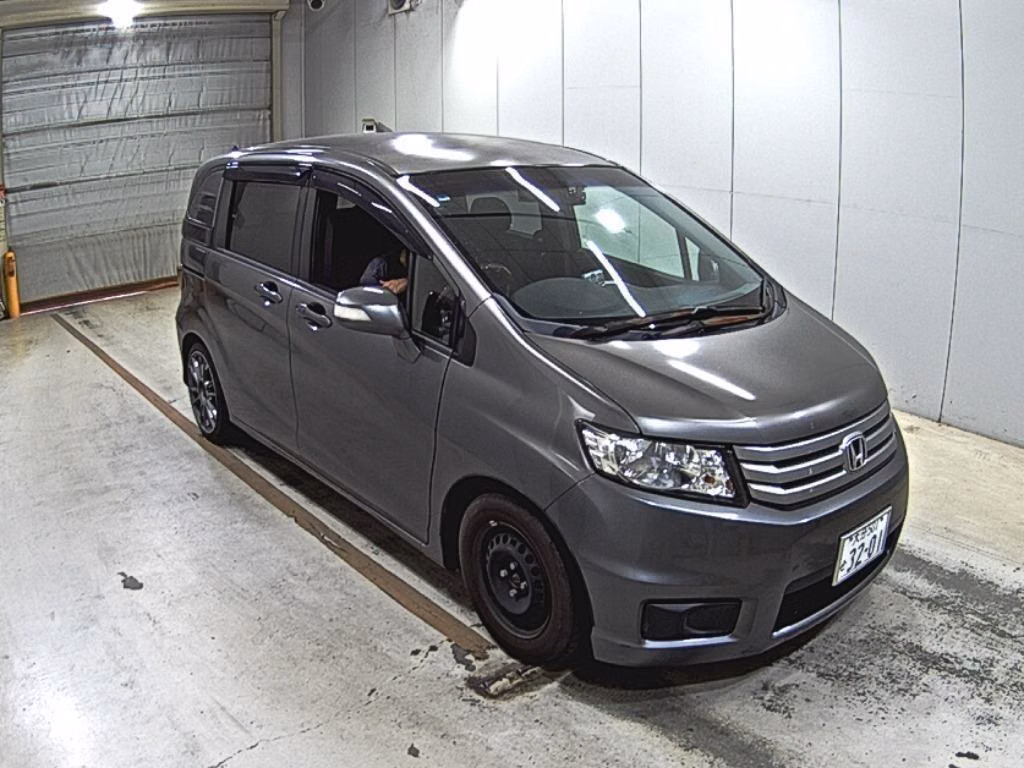 HONDA FREED SPIKE