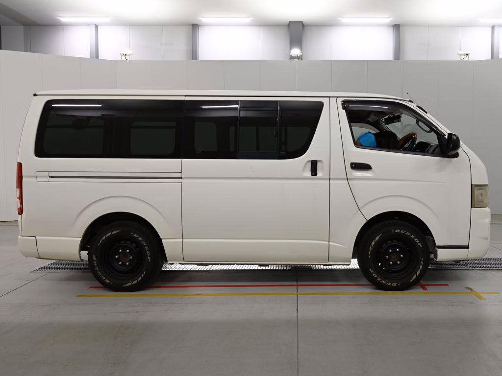 TOYOTA REGIUS ACE
