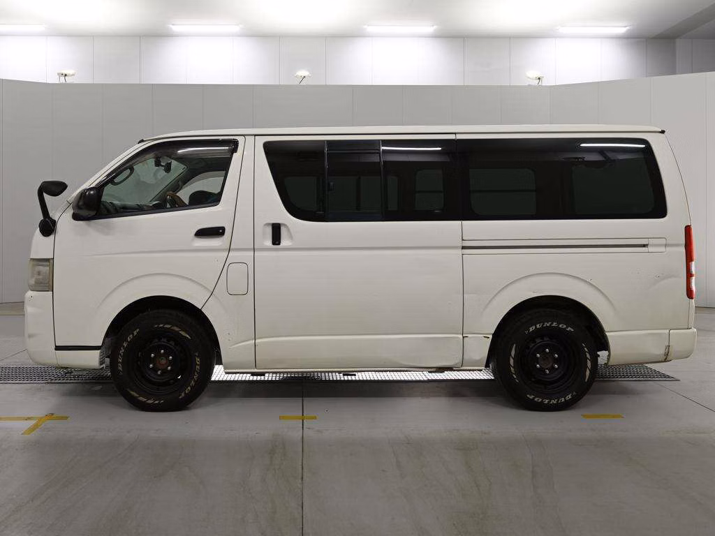 TOYOTA REGIUS ACE