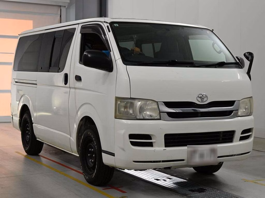 TOYOTA REGIUS ACE