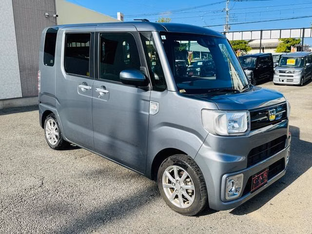 DAIHATSU WAKE