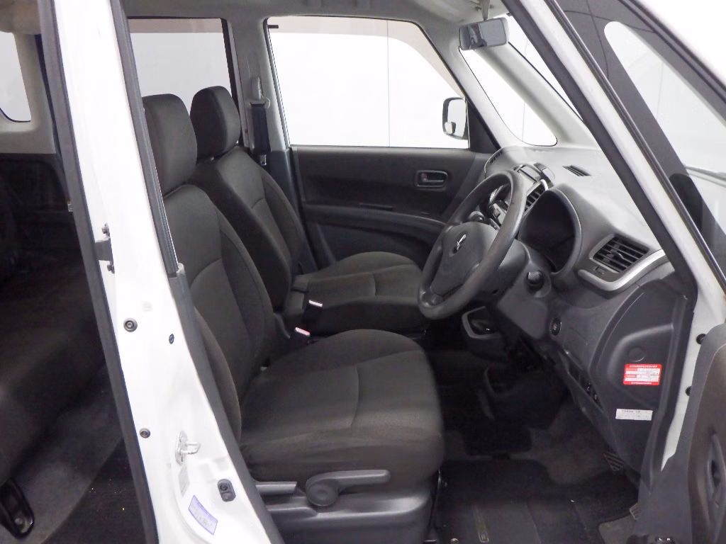 MITSUBISHI DELICA D:2