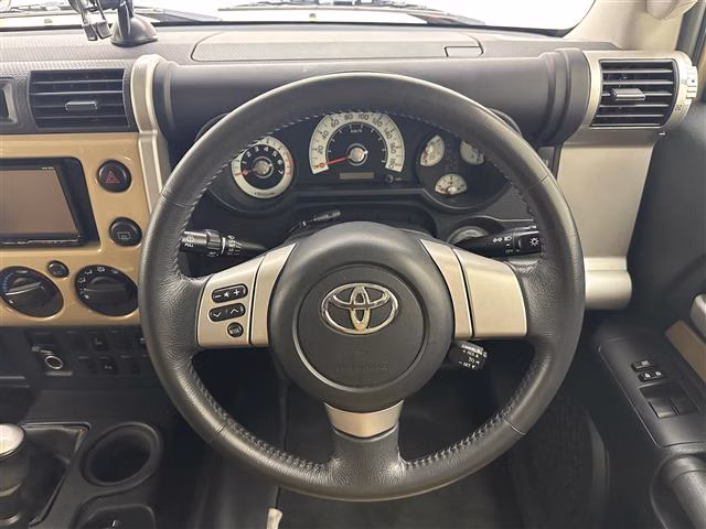 TOYOTA FJ CRUISER