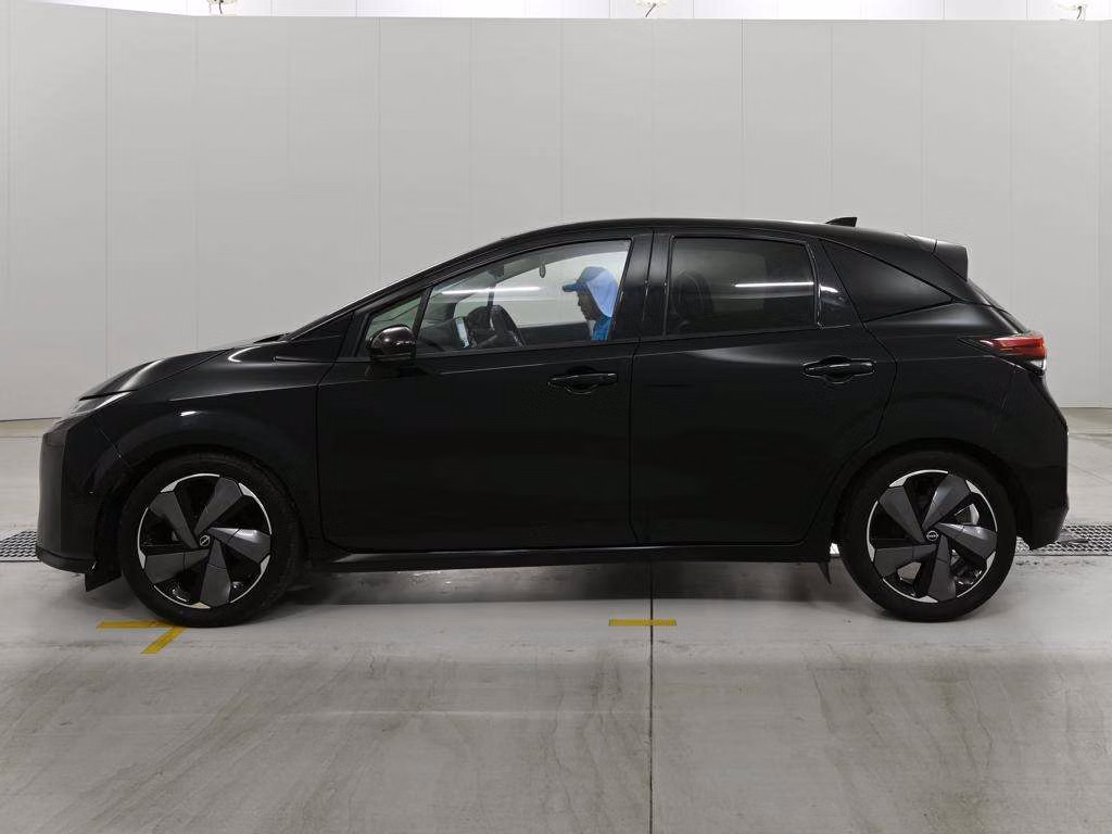 NISSAN AURA