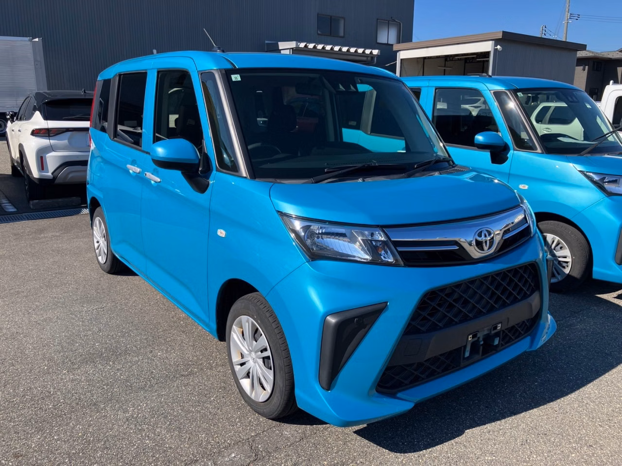 TOYOTA ROOMY