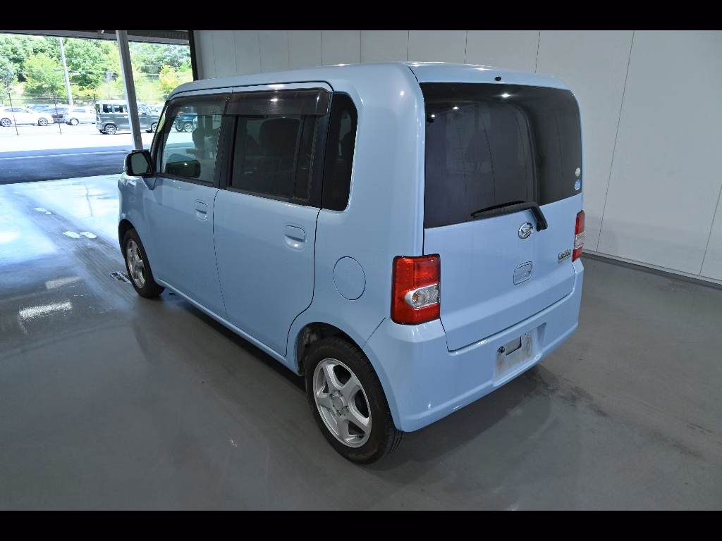 DAIHATSU MOVE CONTE