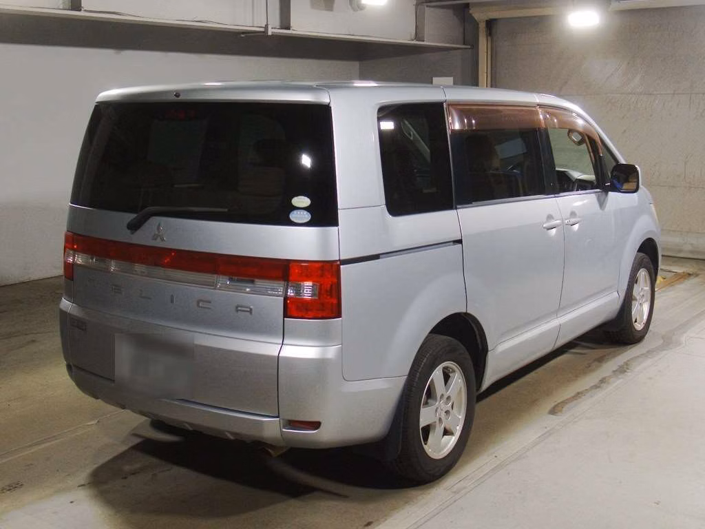 MITSUBISHI DELICA D:5