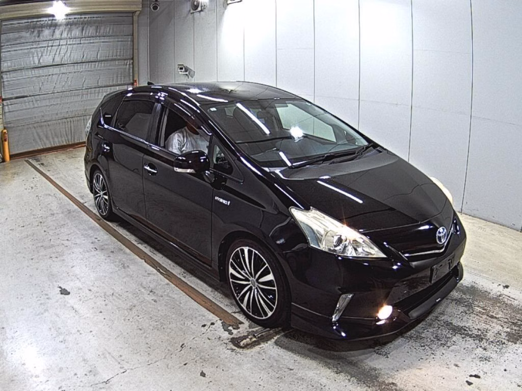 TOYOTA PRIUS ALPHA