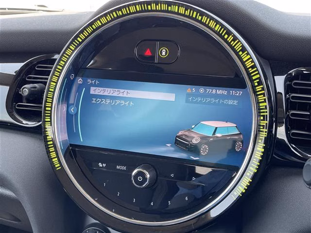 MINI HATCH