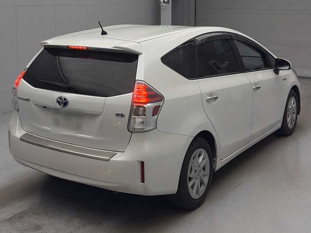 TOYOTA PRIUS ALPHA