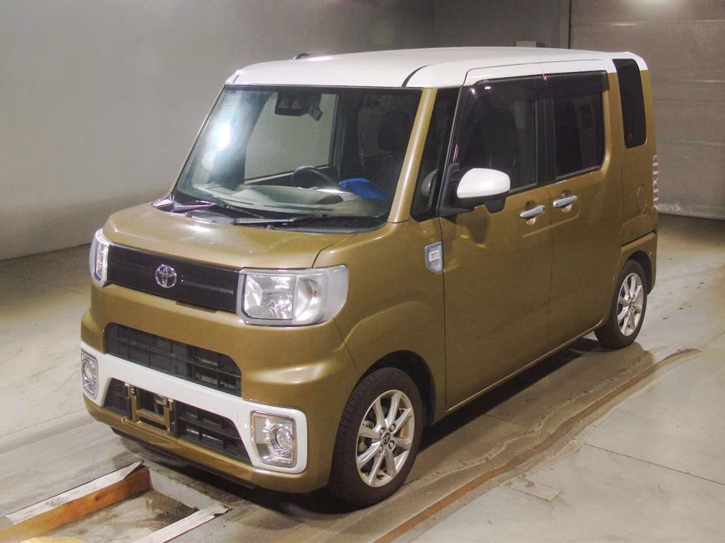 TOYOTA PIXIS MEGA