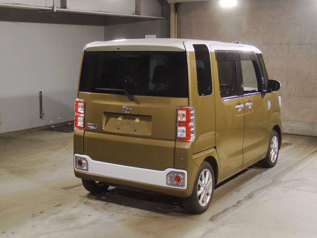 TOYOTA PIXIS MEGA