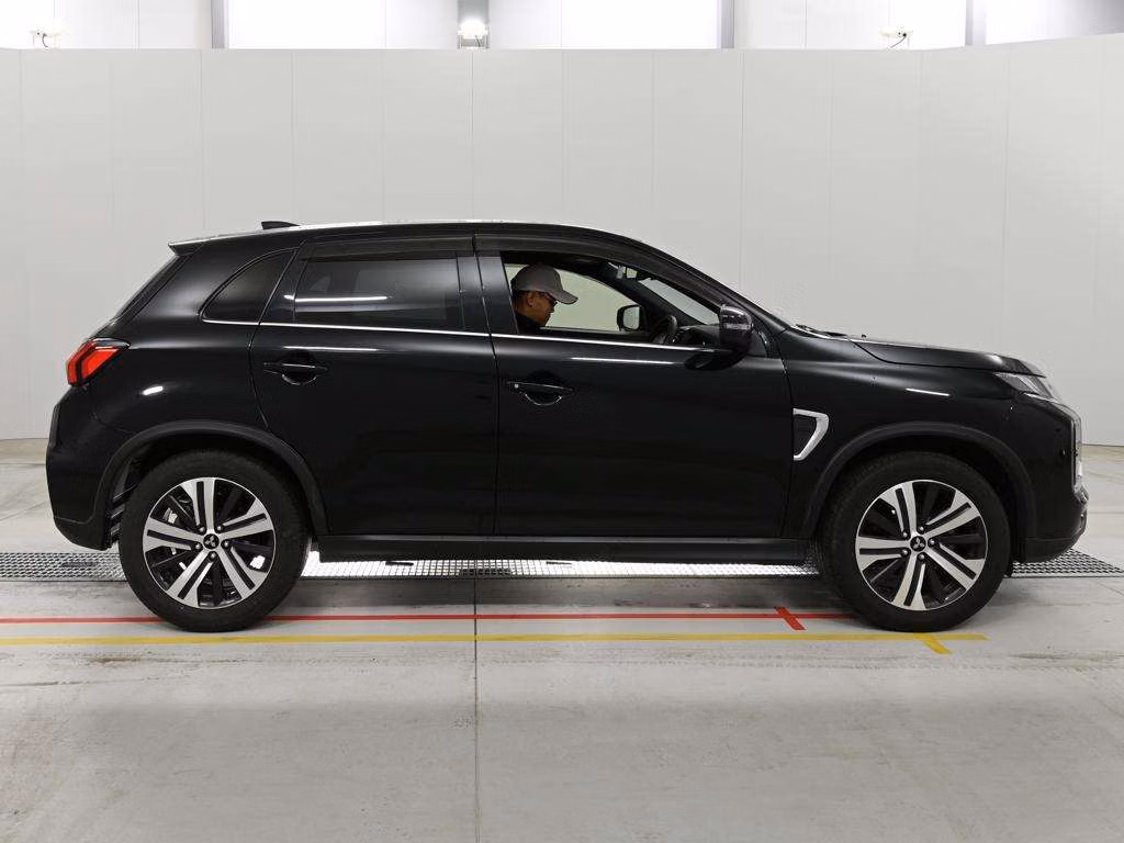 MITSUBISHI RVR