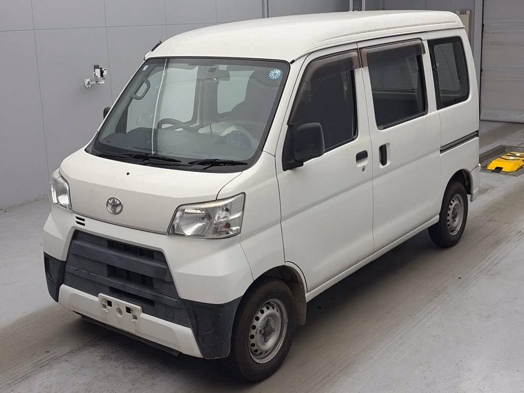 TOYOTA PIXIS VAN