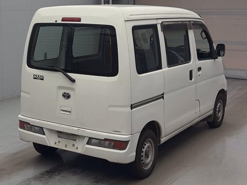 TOYOTA PIXIS VAN