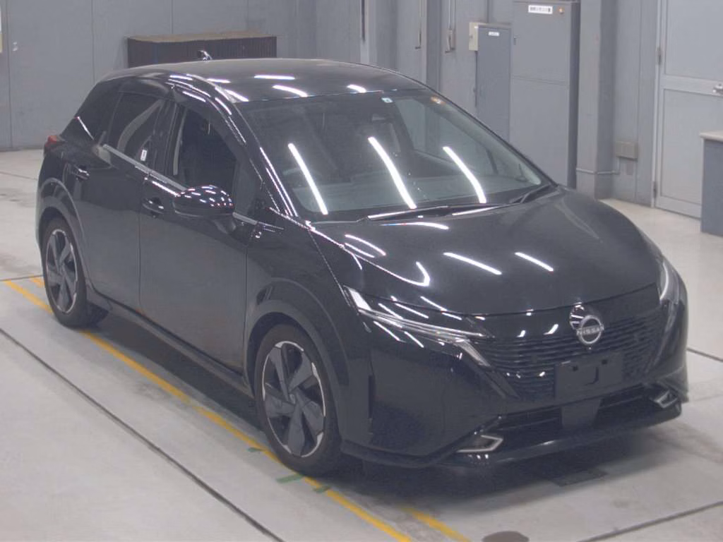 NISSAN AURA