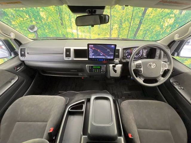 TOYOTA HIACE