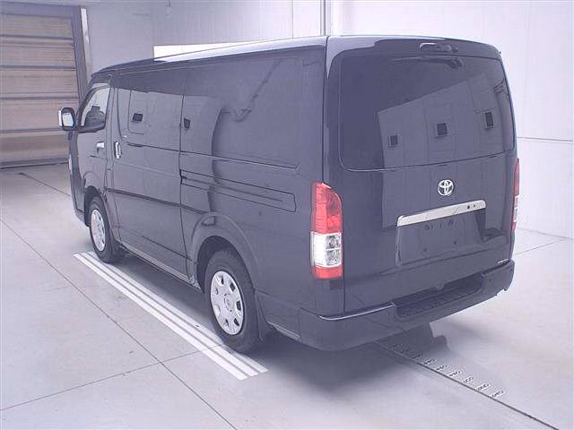 TOYOTA REGIUS ACE
