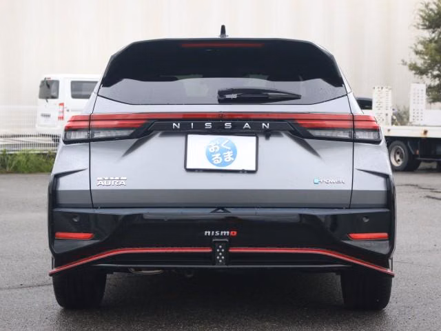 NISSAN AURA