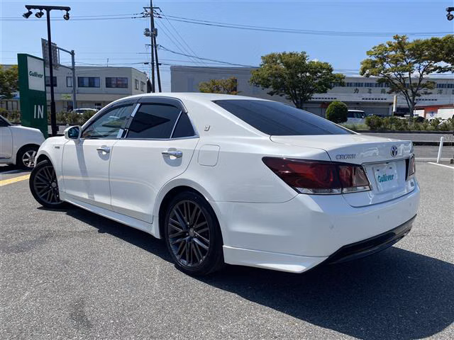 TOYOTA CROWN