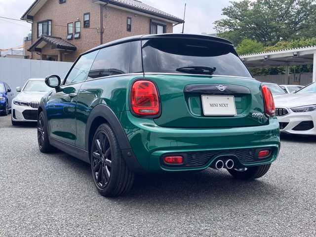 MINI HATCH